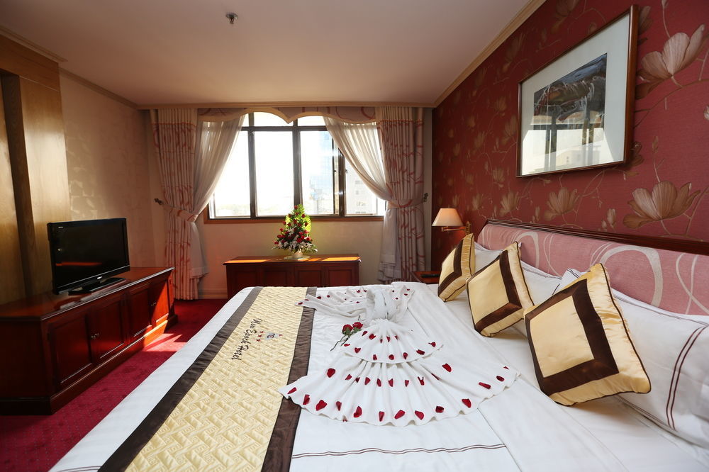 Lotus Saigon Hotel Ciudad Ho Chi Minh  Exterior foto